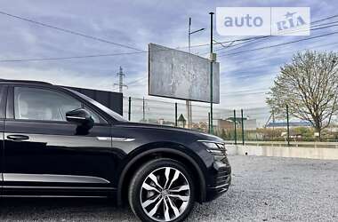 Позашляховик / Кросовер Volkswagen Touareg 2019 в Луцьку