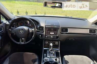 Внедорожник / Кроссовер Volkswagen Touareg 2016 в Стрые