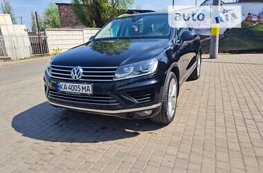 Внедорожник / Кроссовер Volkswagen Touareg 2015 в Кривом Роге