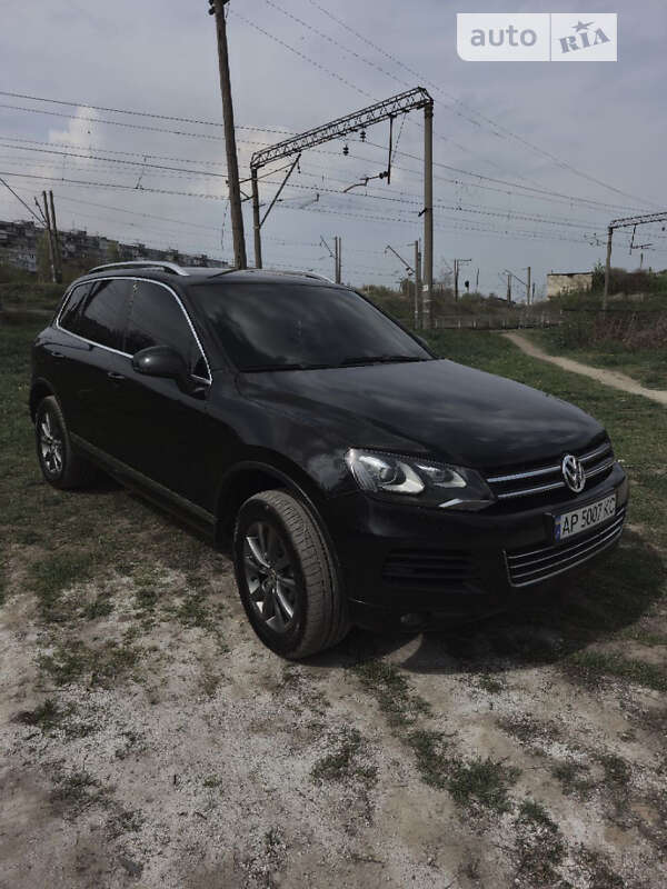 Внедорожник / Кроссовер Volkswagen Touareg 2011 в Запорожье