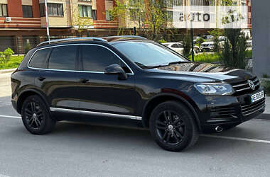 Внедорожник / Кроссовер Volkswagen Touareg 2013 в Днепре