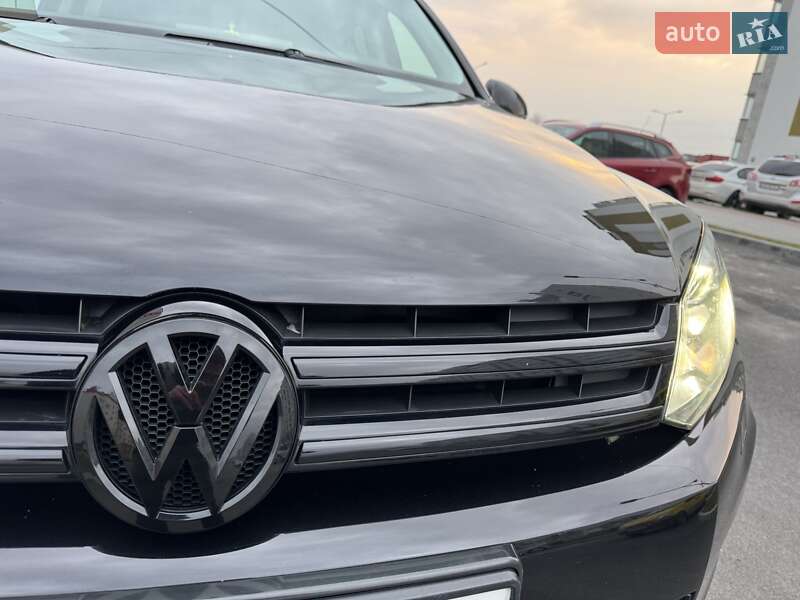 Внедорожник / Кроссовер Volkswagen Touareg 2013 в Хмельницком