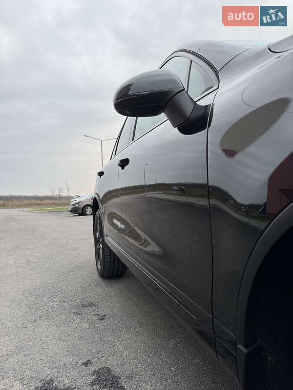 Внедорожник / Кроссовер Volkswagen Touareg 2013 в Хмельницком