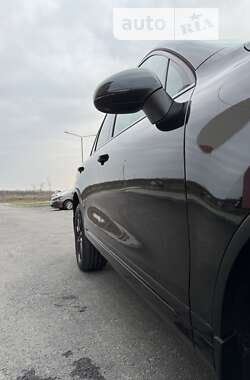 Внедорожник / Кроссовер Volkswagen Touareg 2013 в Виннице