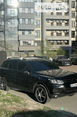 Позашляховик / Кросовер Volkswagen Touareg 2010 в Києві