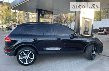 Внедорожник / Кроссовер Volkswagen Touareg 2010 в Киеве