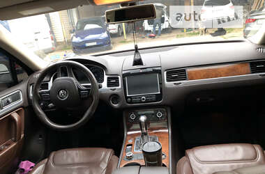 Внедорожник / Кроссовер Volkswagen Touareg 2013 в Шостке