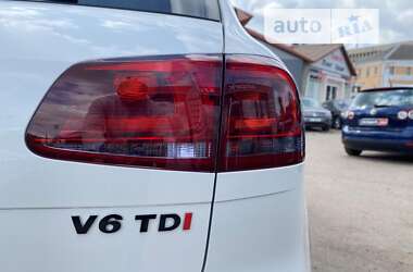 Позашляховик / Кросовер Volkswagen Touareg 2015 в Вінниці