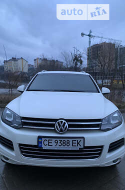 Внедорожник / Кроссовер Volkswagen Touareg 2011 в Черновцах