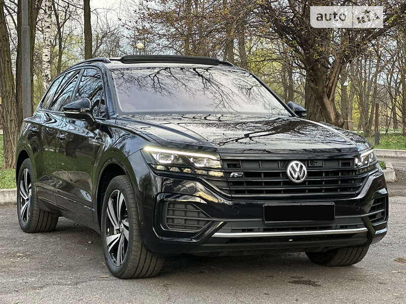 Позашляховик / Кросовер Volkswagen Touareg 2019 в Дніпрі