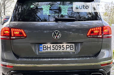 Внедорожник / Кроссовер Volkswagen Touareg 2017 в Одессе