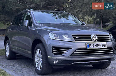 Позашляховик / Кросовер Volkswagen Touareg 2017 в Одесі