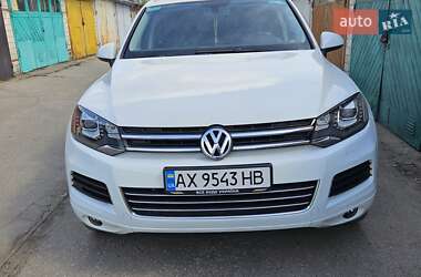 Внедорожник / Кроссовер Volkswagen Touareg 2013 в Харькове