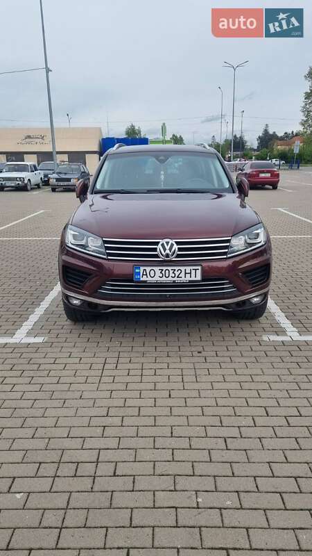Внедорожник / Кроссовер Volkswagen Touareg 2017 в Ужгороде