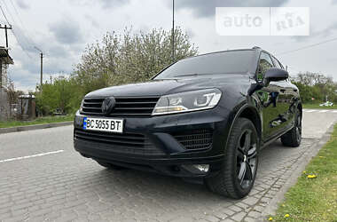 Внедорожник / Кроссовер Volkswagen Touareg 2015 в Львове