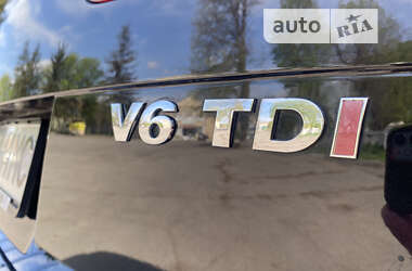 Позашляховик / Кросовер Volkswagen Touareg 2012 в Новоархангельську
