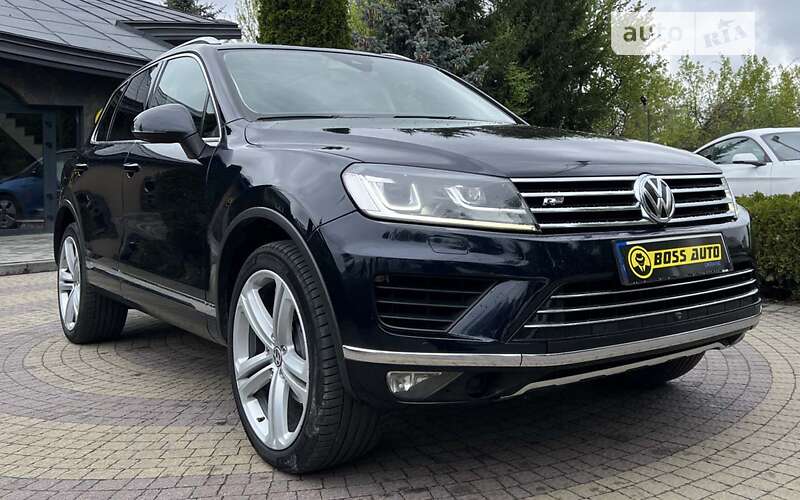 Позашляховик / Кросовер Volkswagen Touareg 2015 в Львові