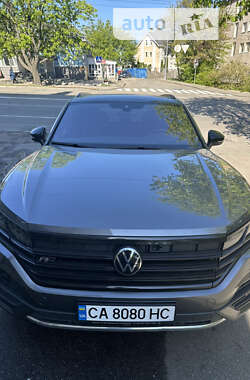 Позашляховик / Кросовер Volkswagen Touareg 2020 в Черкасах