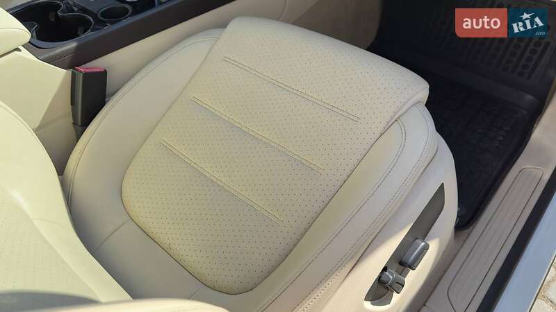 Внедорожник / Кроссовер Volkswagen Touareg 2013 в Ивано-Франковске