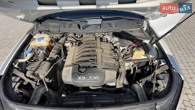Внедорожник / Кроссовер Volkswagen Touareg 2013 в Ивано-Франковске