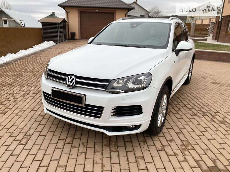 Внедорожник / Кроссовер Volkswagen Touareg 2013 в Полтаве