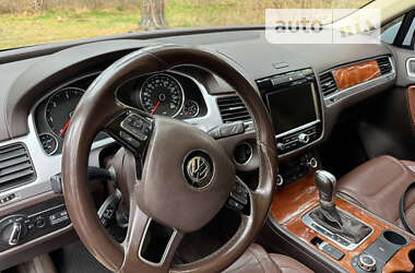 Позашляховик / Кросовер Volkswagen Touareg 2012 в Києві