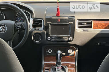 Внедорожник / Кроссовер Volkswagen Touareg 2012 в Хусте