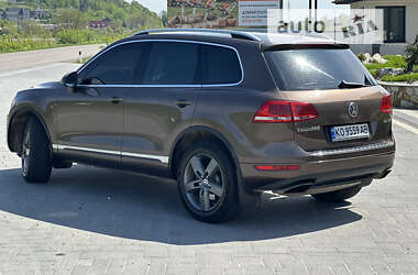 Внедорожник / Кроссовер Volkswagen Touareg 2012 в Хусте