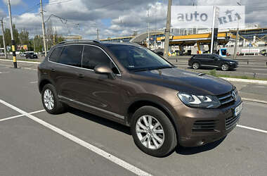 Внедорожник / Кроссовер Volkswagen Touareg 2014 в Киеве