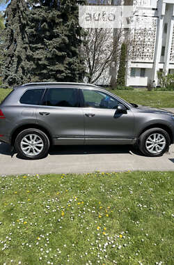 Внедорожник / Кроссовер Volkswagen Touareg 2011 в Тернополе