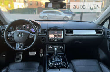 Внедорожник / Кроссовер Volkswagen Touareg 2012 в Каменец-Подольском