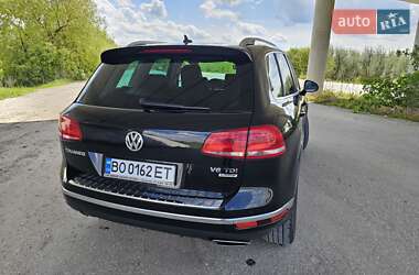 Позашляховик / Кросовер Volkswagen Touareg 2014 в 