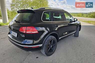 Позашляховик / Кросовер Volkswagen Touareg 2014 в 