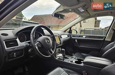 Позашляховик / Кросовер Volkswagen Touareg 2014 в 