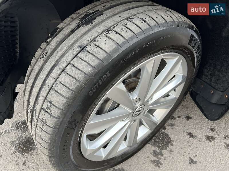 Позашляховик / Кросовер Volkswagen Touareg 2010 в Вінниці