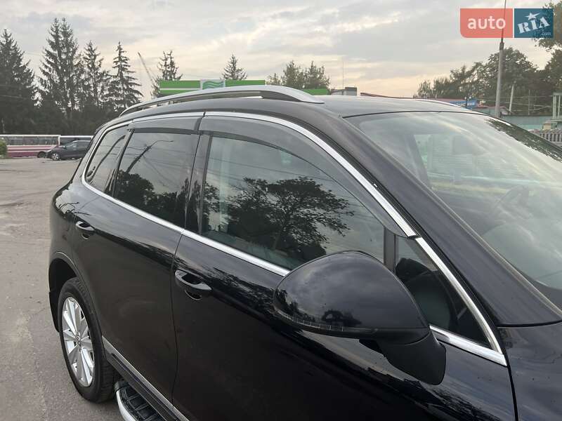 Позашляховик / Кросовер Volkswagen Touareg 2010 в Вінниці