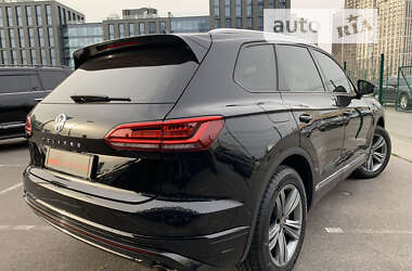 Внедорожник / Кроссовер Volkswagen Touareg 2018 в Киеве