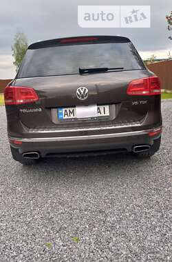 Внедорожник / Кроссовер Volkswagen Touareg 2014 в Звягеле