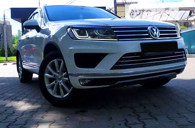 Внедорожник / Кроссовер Volkswagen Touareg 2014 в Кривом Роге