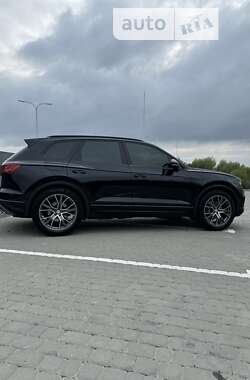Внедорожник / Кроссовер Volkswagen Touareg 2018 в Львове
