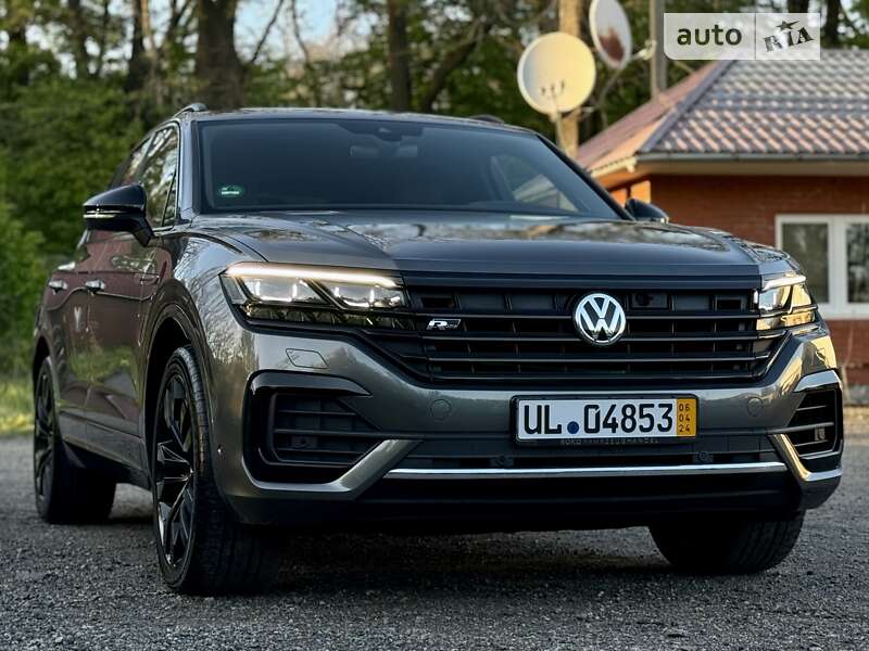 Позашляховик / Кросовер Volkswagen Touareg 2019 в Гнівані