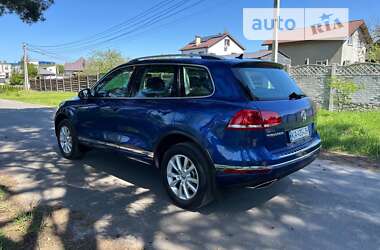 Внедорожник / Кроссовер Volkswagen Touareg 2016 в Киеве