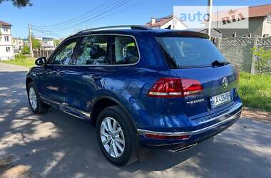 Внедорожник / Кроссовер Volkswagen Touareg 2016 в Киеве