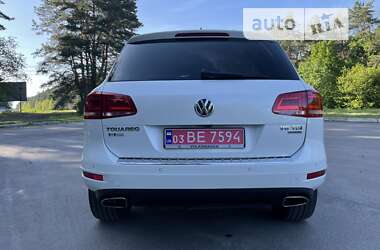 Позашляховик / Кросовер Volkswagen Touareg 2014 в Рівному