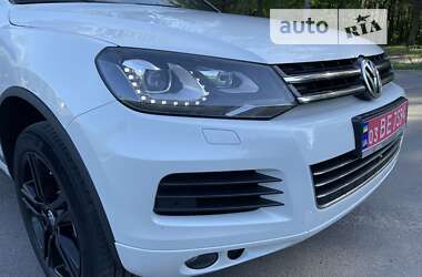 Позашляховик / Кросовер Volkswagen Touareg 2014 в Рівному