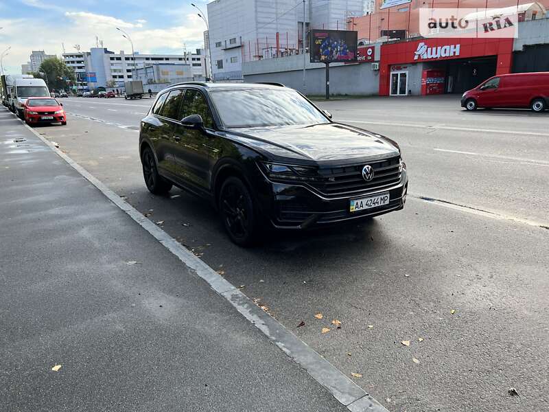 Внедорожник / Кроссовер Volkswagen Touareg 2022 в Киеве