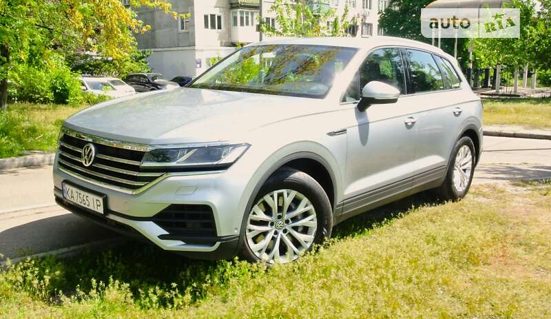 Внедорожник / Кроссовер Volkswagen Touareg 2019 в Киеве