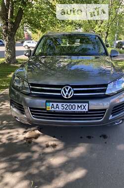 Позашляховик / Кросовер Volkswagen Touareg 2013 в Києві