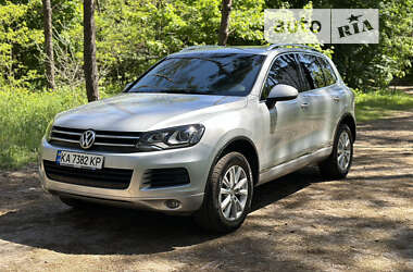 Внедорожник / Кроссовер Volkswagen Touareg 2011 в Киеве