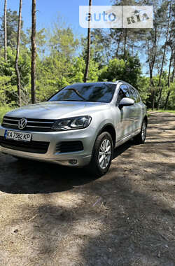 Внедорожник / Кроссовер Volkswagen Touareg 2011 в Киеве